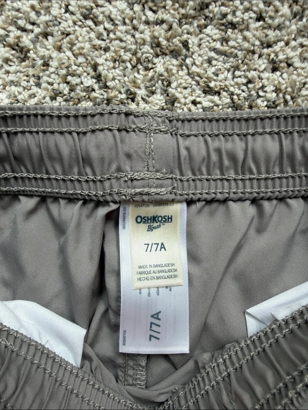 NWT Oshkosh boy's Gray Cargo dri-fit feel Shorts size 7 above the knee